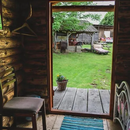 Pihlaka Kodumajutus Linaküla